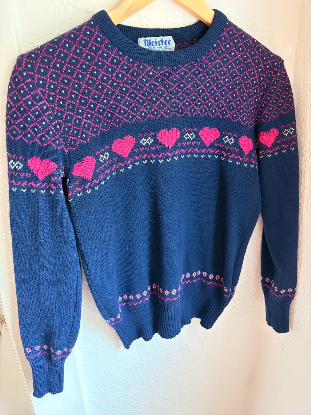 Vintage Women's Navy Sweater with Pink Heart Pattern